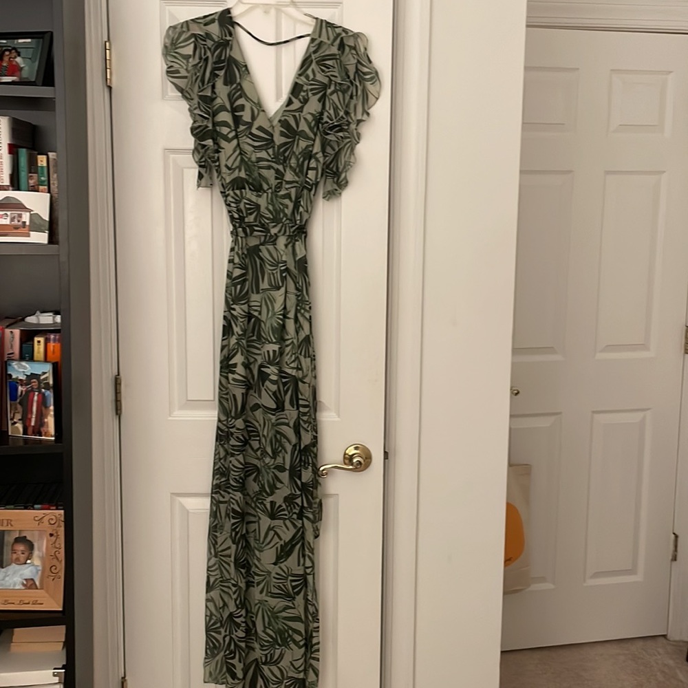 H By Halston Palm Print Flutter Sleeve Dress - image 2